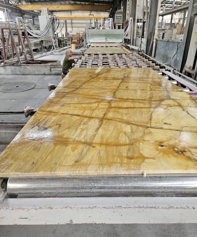 Packing for shipment — Giallo Siena marble in processing