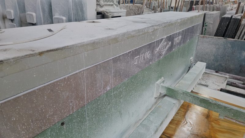 Polishing and grinding — Giallo Siena marble in processing