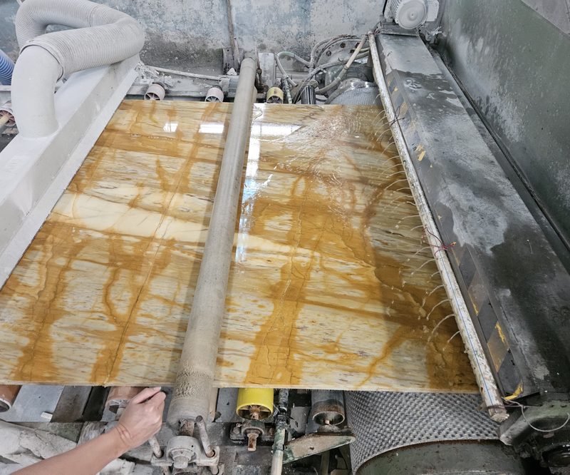 Locating the figure — Giallo Siena marble in processing
